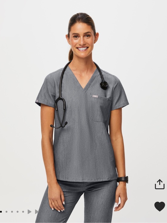 Figs Tops - FIGS Catarina Scrub Top | Graphite